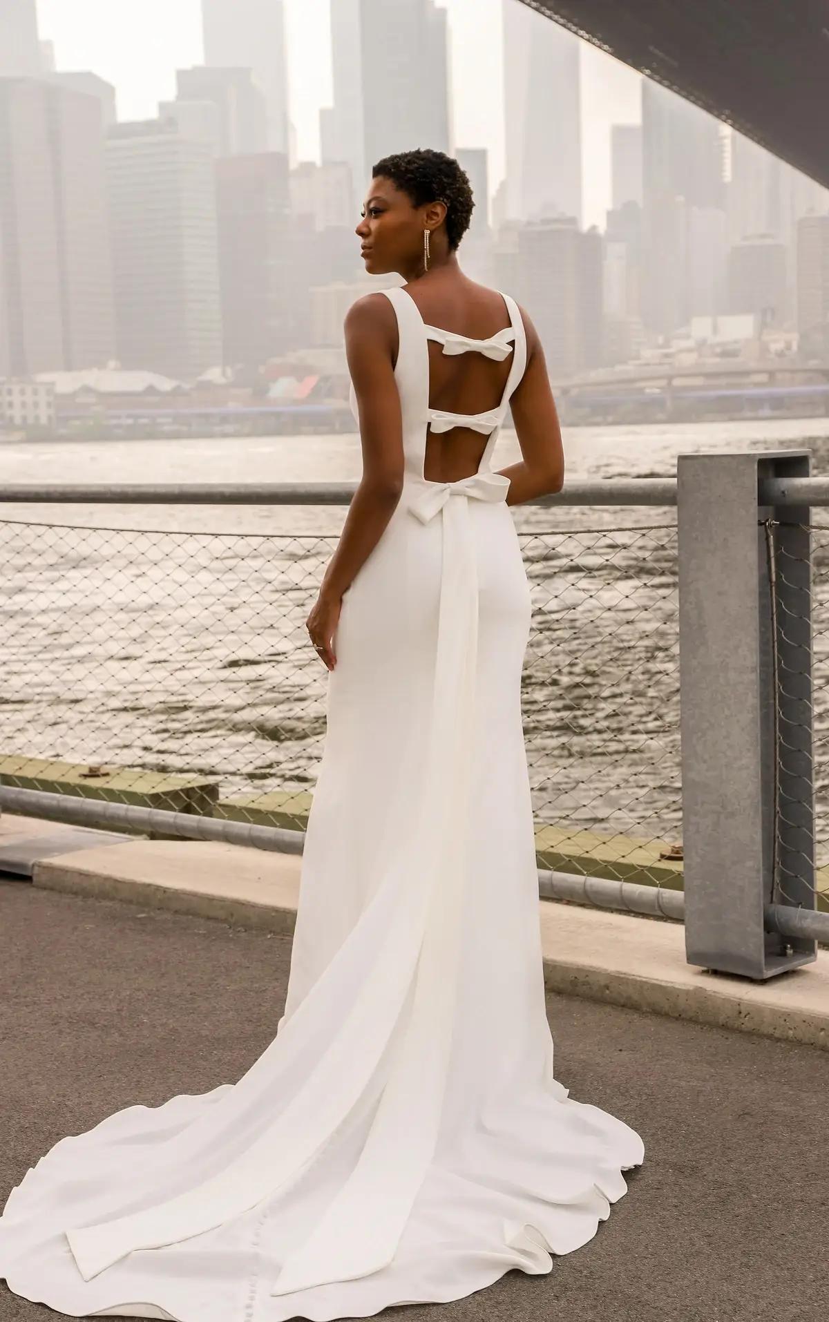 Summer Lovin&#39;: Lightweight Fabrics for Summer Wedding Dresses Image