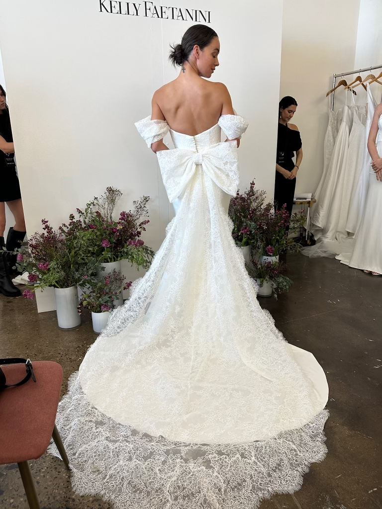 Newest Bridal Trend: Chantilly Lace Image