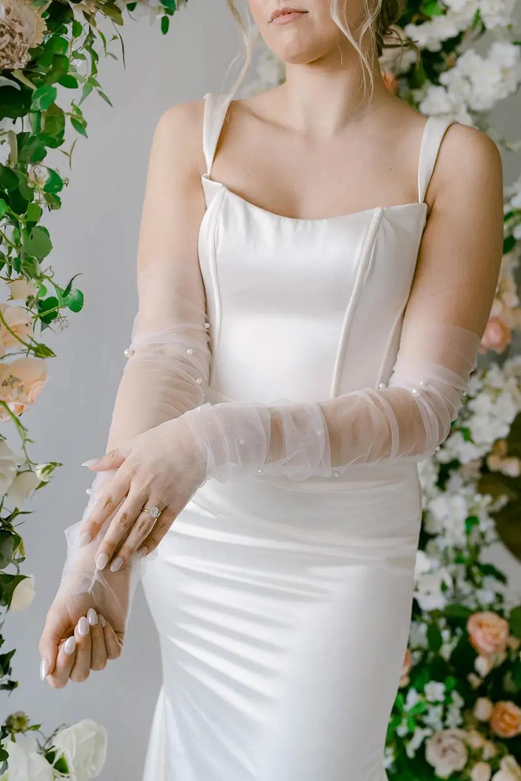 Ruched Pearl Gloves